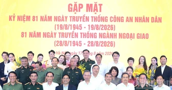 Gặp mặt nhân dịp kỷ niệm Ngày truyền thống ngành công an, ngành ngoại giao