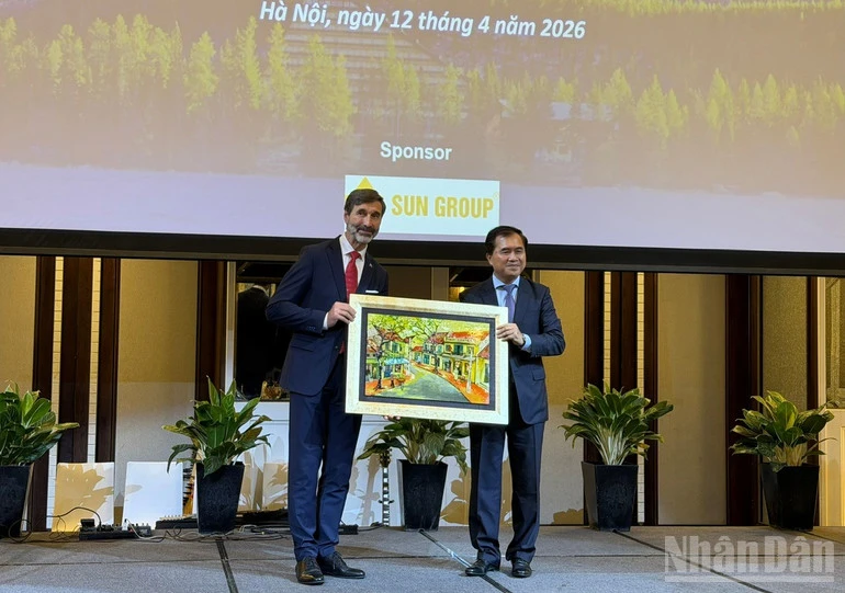 Gặp mặt những người Việt Nam yêu mến đất nước và con người Slovakia Gặp mặt những người Việt Nam yêu mến đất nước và con người Slovakia