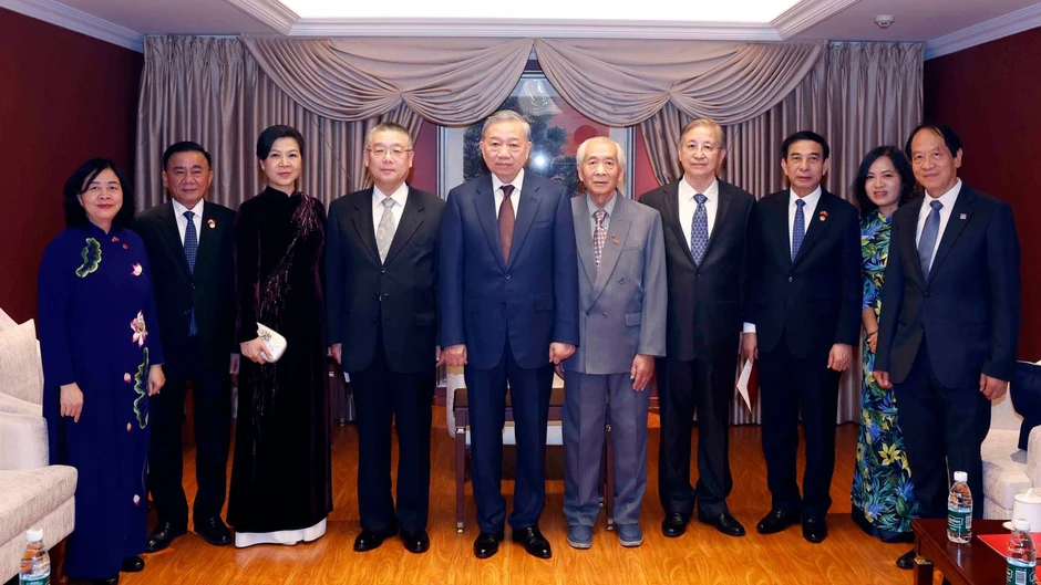Gặp mặt thân nhân các tướng lĩnh, chuyên gia, nhân sĩ hữu nghị Việt Nam-Trung Quốc Gặp mặt thân nhân các tướng lĩnh, chuyên gia, nhân sĩ hữu nghị Việt Nam-Trung Quốc
