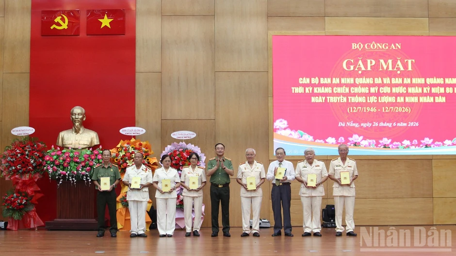 Gặp mặt, tri ân cán bộ Ban An ninh Quảng Đà và Ban An ninh Quảng Nam Gặp mặt, tri ân cán bộ Ban An ninh Quảng Đà và Ban An ninh Quảng Nam