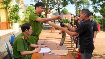 Gia Lai: Lan tỏa mô hình vận động thu hồi vũ khí nơi cơ sở