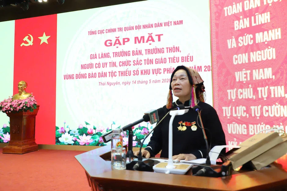 Già làng, trưởng bản, chức sắc tôn giáo là cầu nối ý Đảng lòng dân Già làng, trưởng bản, chức sắc tôn giáo là cầu nối ý Đảng lòng dân