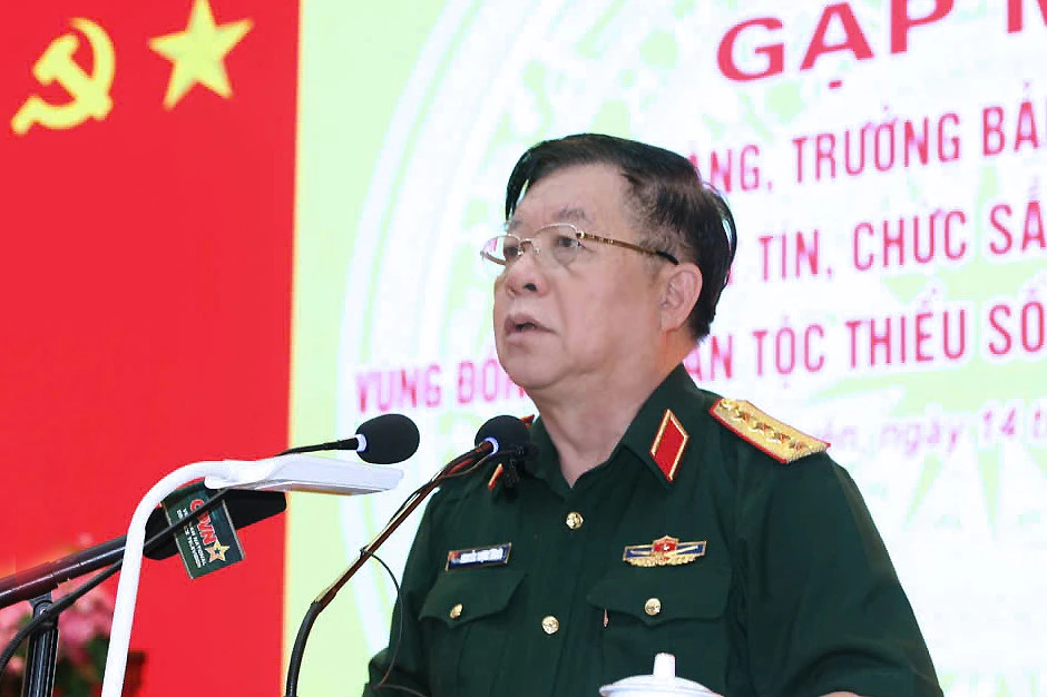 Già làng, trưởng bản, chức sắc tôn giáo là cầu nối ý Đảng lòng dân Già làng, trưởng bản, chức sắc tôn giáo là cầu nối ý Đảng lòng dân