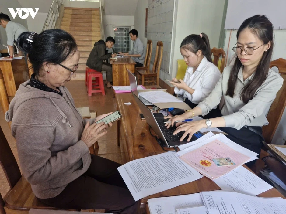 Giải quyết chế độ cho cán bộ không chuyên trách, một số được sắp xếp vị trí mới Giải quyết chế độ cho cán bộ không chuyên trách, một số được sắp xếp vị trí mới