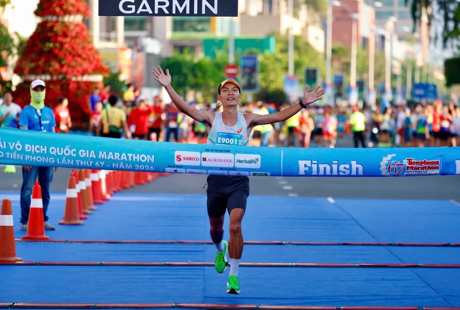 Giải Vô địch Quốc gia Marathon - Báo Tiền Phong tại Khánh Hòa 'vừa giàu tính thể thao, vừa đậm chất lễ hội' Giải Vô địch Quốc gia Marathon - Báo Tiền Phong tại Khánh Hòa 'vừa giàu tính thể thao, vừa đậm chất lễ hội'