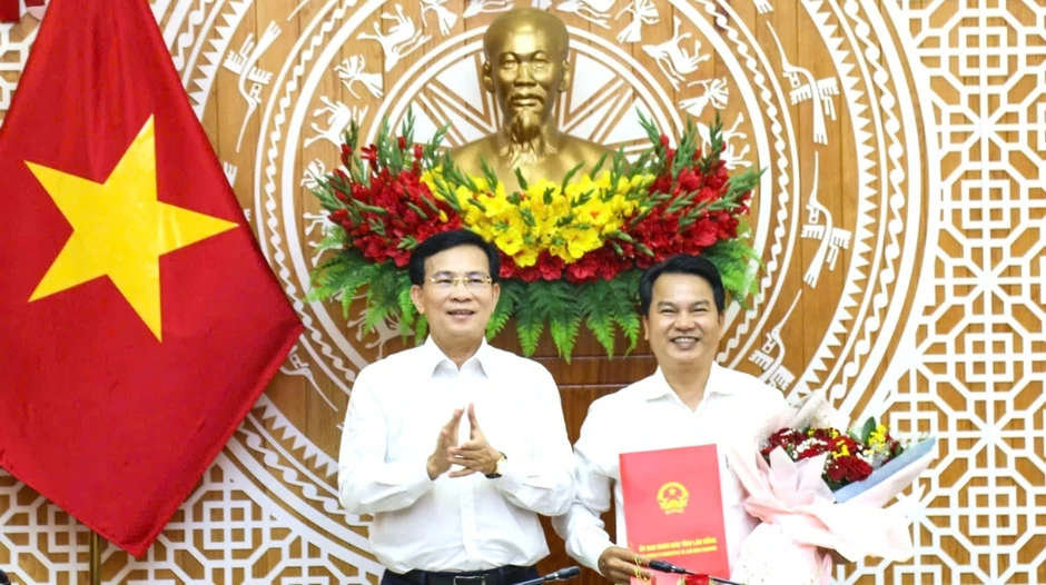 Giám đốc Ban Quản lý dự án đầu tư xây dựng số 1 Lâm Đồng được cho thôi việc Giám đốc Ban Quản lý dự án đầu tư xây dựng số 1 Lâm Đồng được cho thôi việc