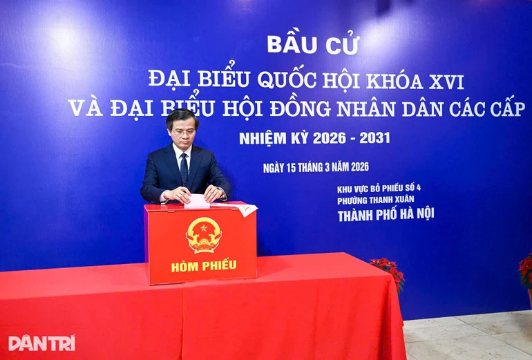 Giám đốc Học viện Chính trị quốc gia Hồ Chí Minh tham gia bầu cử tại Khu vực số 4, phường Thanh Xuân Giám đốc Học viện Chính trị quốc gia Hồ Chí Minh tham gia bầu cử tại Khu vực số 4, phường Thanh Xuân