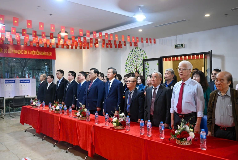 Giám đốc Học viện Chính trị quốc gia Hồ Chí Minh tham gia bầu cử tại Khu vực số 4, phường Thanh Xuân Giám đốc Học viện Chính trị quốc gia Hồ Chí Minh tham gia bầu cử tại Khu vực số 4, phường Thanh Xuân