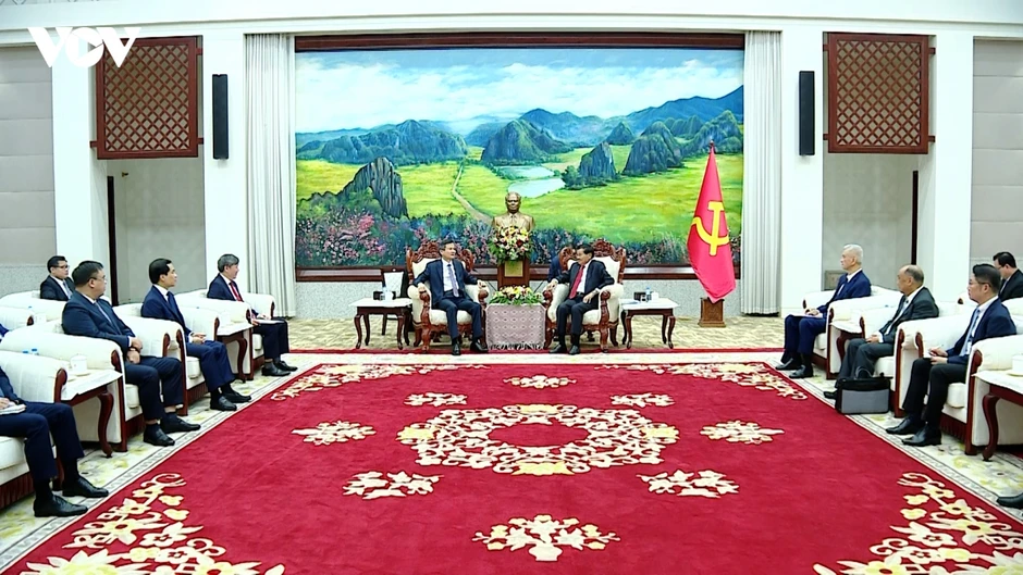 Giám đốc Học viện Chính trị quốc gia Hồ Chí Minh thăm và làm việc tại Lào Giám đốc Học viện Chính trị quốc gia Hồ Chí Minh thăm và làm việc tại Lào