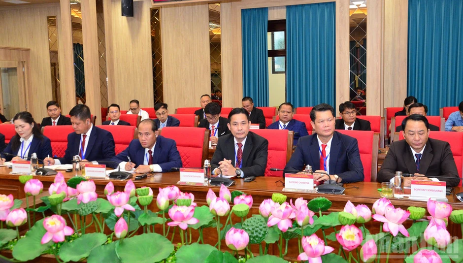 Giám đốc Học viện Chính trị quốc gia Hồ Chí Minh tiếp Đoàn lãnh đạo trẻ ba Đảng Việt Nam-Lào-Campuchia Giám đốc Học viện Chính trị quốc gia Hồ Chí Minh tiếp Đoàn lãnh đạo trẻ ba Đảng Việt Nam-Lào-Campuchia