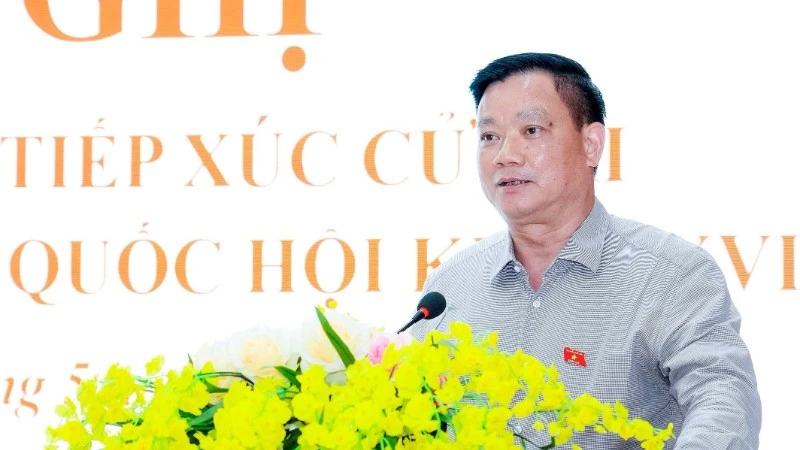 Giám đốc Học viện Chính trị Quốc gia Hồ Chí Minh tiếp xúc cử tri tại Nghệ An Giám đốc Học viện Chính trị Quốc gia Hồ Chí Minh tiếp xúc cử tri tại Nghệ An