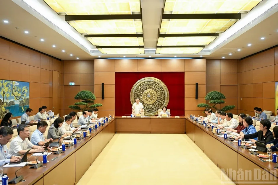 Giám sát chặt chẽ việc ban hành văn bản hướng dẫn thi hành luật Giám sát chặt chẽ việc ban hành văn bản hướng dẫn thi hành luật