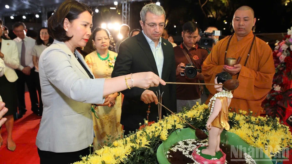 Giao lưu hữu nghị chúc mừng Tết cổ truyền một số nước châu Á tại Hà Nội Giao lưu hữu nghị chúc mừng Tết cổ truyền một số nước châu Á tại Hà Nội