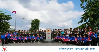 Giao lưu sĩ quan trẻ Việt - Lào - Campuchia tăng cường đoàn kết hữu nghị ba nước