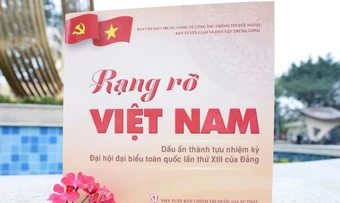Giới thiệu cuốn sách 'Rạng rỡ Việt Nam - Dấu ấn thành tựu nhiệm kỳ Đại hội đại biểu toàn quốc lần thứ XIII của Đảng'