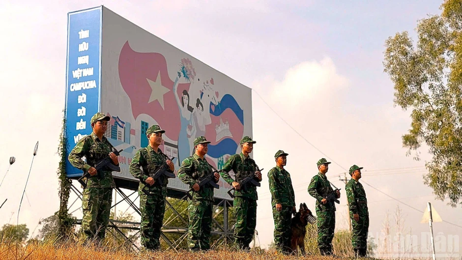 Giữ vững thế trận an ninh, củng cố tuyến biên giới hòa bình, hữu nghị, hợp tác Giữ vững thế trận an ninh, củng cố tuyến biên giới hòa bình, hữu nghị, hợp tác