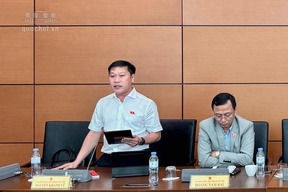 'Hạ lãi suất không chỉ là vấn đề cạnh tranh giữa các ngân hàng'