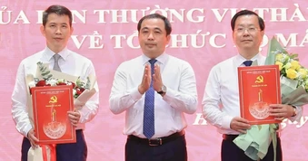 Hà Nội công bố nhiều giám đốc sở, ngành và bí thư xã, phường