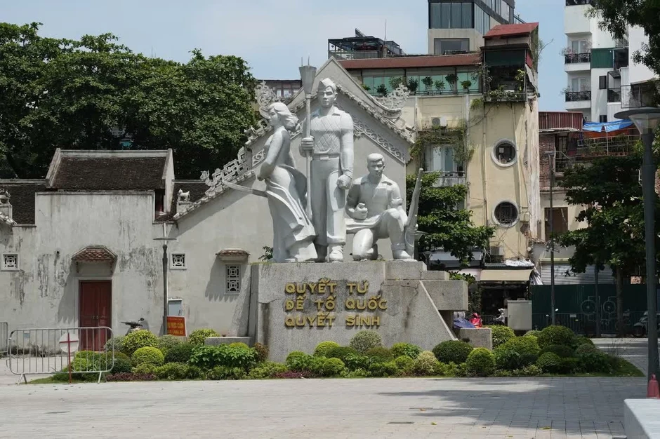Hà Nội thống nhất di dời tượng đài 'Quyết tử để Tổ quốc quyết sinh' Hà Nội thống nhất di dời tượng đài 'Quyết tử để Tổ quốc quyết sinh'