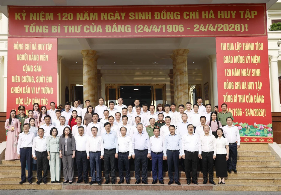 Hà Tĩnh khơi dậy khát vọng phát triển, quyết tâm đạt mục tiêu tăng trưởng nhanh, bền vững Hà Tĩnh khơi dậy khát vọng phát triển, quyết tâm đạt mục tiêu tăng trưởng nhanh, bền vững