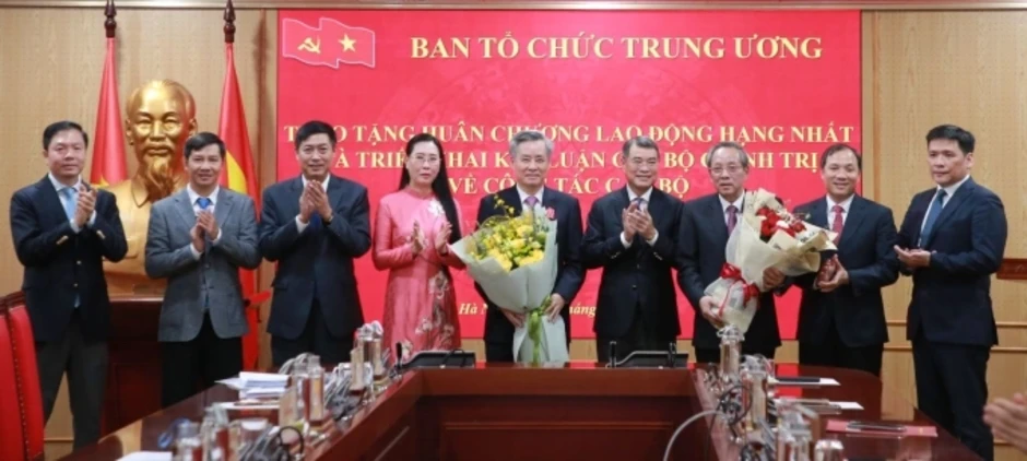 Hai phó ban Tổ chức Trung ương nghỉ công tác - Báo VnExpress