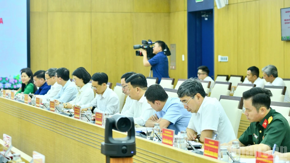Hải Phòng phải là một trong những địa phương đi đầu trong đổi mới mô hình tăng trưởng Hải Phòng phải là một trong những địa phương đi đầu trong đổi mới mô hình tăng trưởng