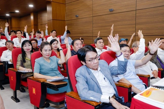 Hạn chế, chấm dứt những nội dung hoạt động mang tính hình thức Hạn chế, chấm dứt những nội dung hoạt động mang tính hình thức