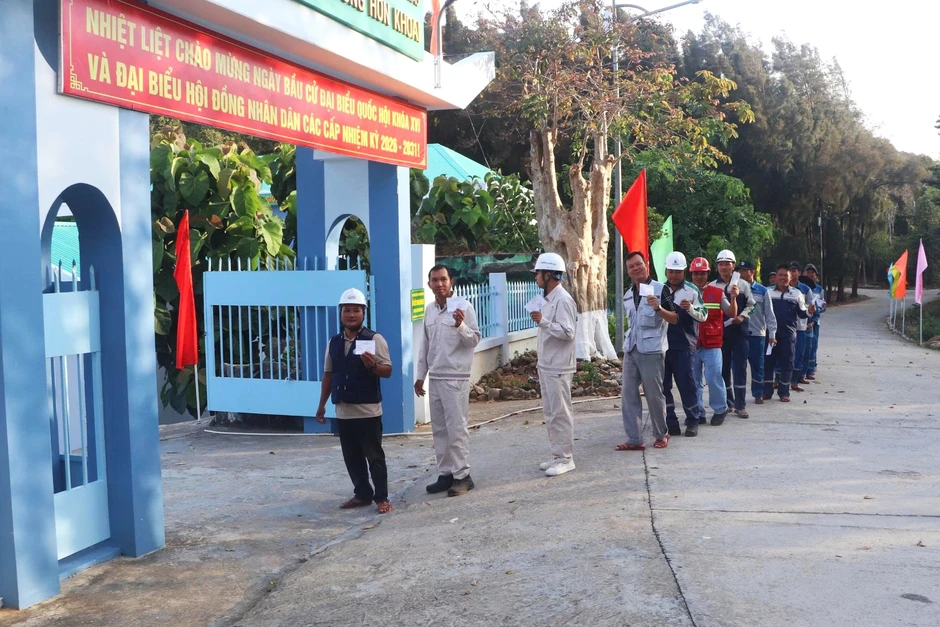 Hàng trăm cử tri 2 cụm đảo ở Cà Mau đi bầu cử sớm Hàng trăm cử tri 2 cụm đảo ở Cà Mau đi bầu cử sớm