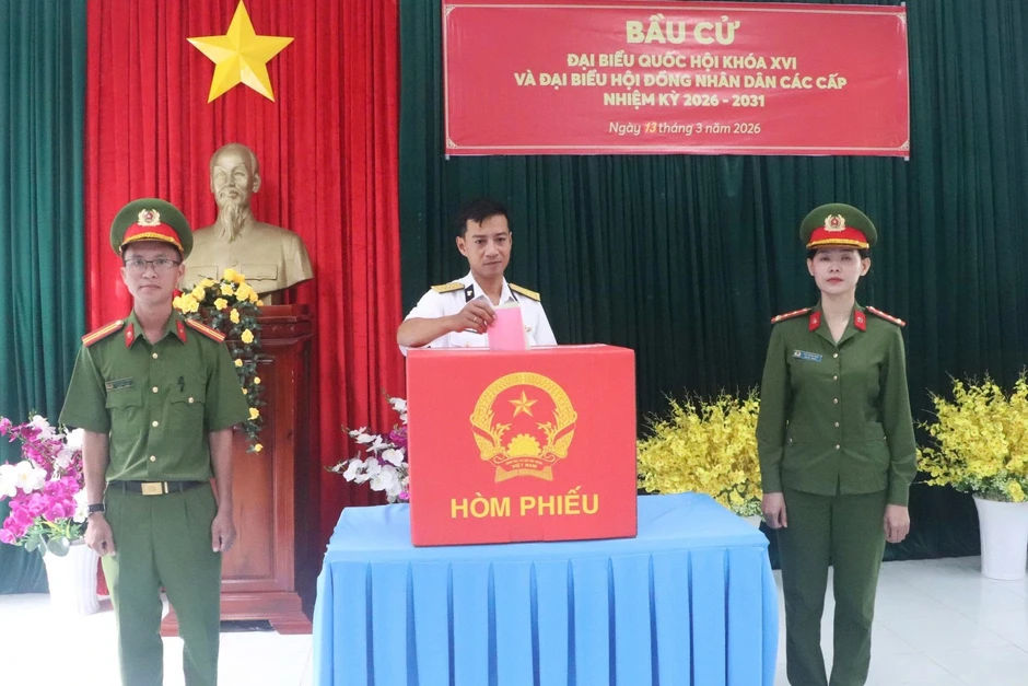 Hàng trăm cử tri 2 cụm đảo ở Cà Mau đi bầu cử sớm Hàng trăm cử tri 2 cụm đảo ở Cà Mau đi bầu cử sớm