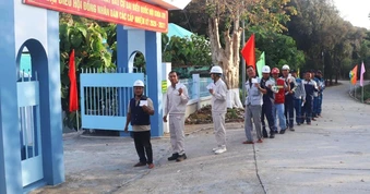 Hàng trăm cử tri 2 cụm đảo ở Cà Mau đi bầu cử sớm