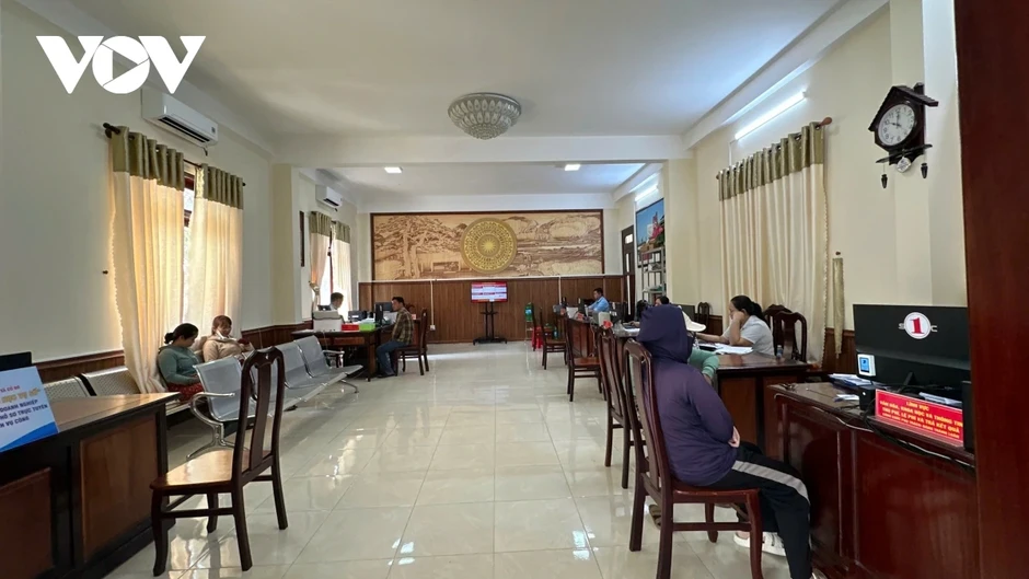 Hành chính cấp xã ở Cần Thơ, cán bộ vượt áp lực nhưng thuận lợi cho người dân Hành chính cấp xã ở Cần Thơ, cán bộ vượt áp lực nhưng thuận lợi cho người dân