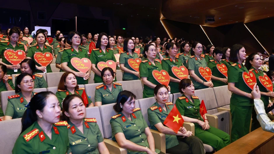 Hành trình 10 năm giải thưởng “Phụ nữ Công an tiêu biểu” Hành trình 10 năm giải thưởng “Phụ nữ Công an tiêu biểu”
