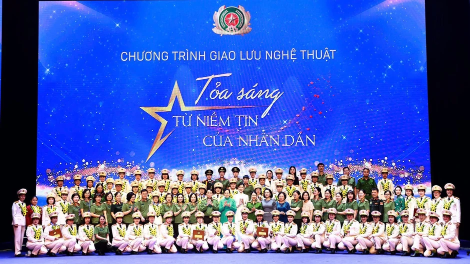 Hành trình 10 năm giải thưởng “Phụ nữ Công an tiêu biểu” Hành trình 10 năm giải thưởng “Phụ nữ Công an tiêu biểu”