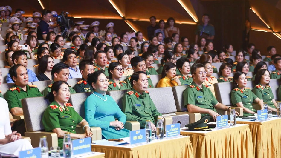 Hành trình 10 năm giải thưởng “Phụ nữ Công an tiêu biểu” Hành trình 10 năm giải thưởng “Phụ nữ Công an tiêu biểu”