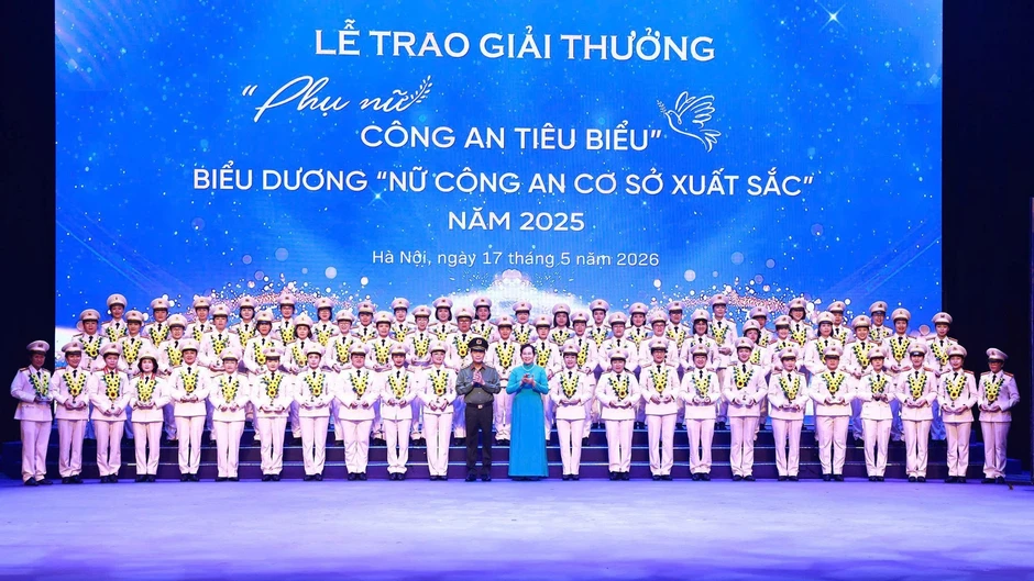Hành trình 10 năm giải thưởng “Phụ nữ Công an tiêu biểu” Hành trình 10 năm giải thưởng “Phụ nữ Công an tiêu biểu”