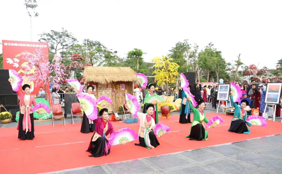 Hành trình vun đắp con người Xã hội chủ nghĩa trong thời đại mới Hành trình vun đắp con người Xã hội chủ nghĩa trong thời đại mới
