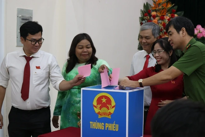 HĐND phường Phú Thuận, TPHCM: Ổn định tổ chức bộ máy, chăm lo an sinh xã hội HĐND phường Phú Thuận, TPHCM: Ổn định tổ chức bộ máy, chăm lo an sinh xã hội