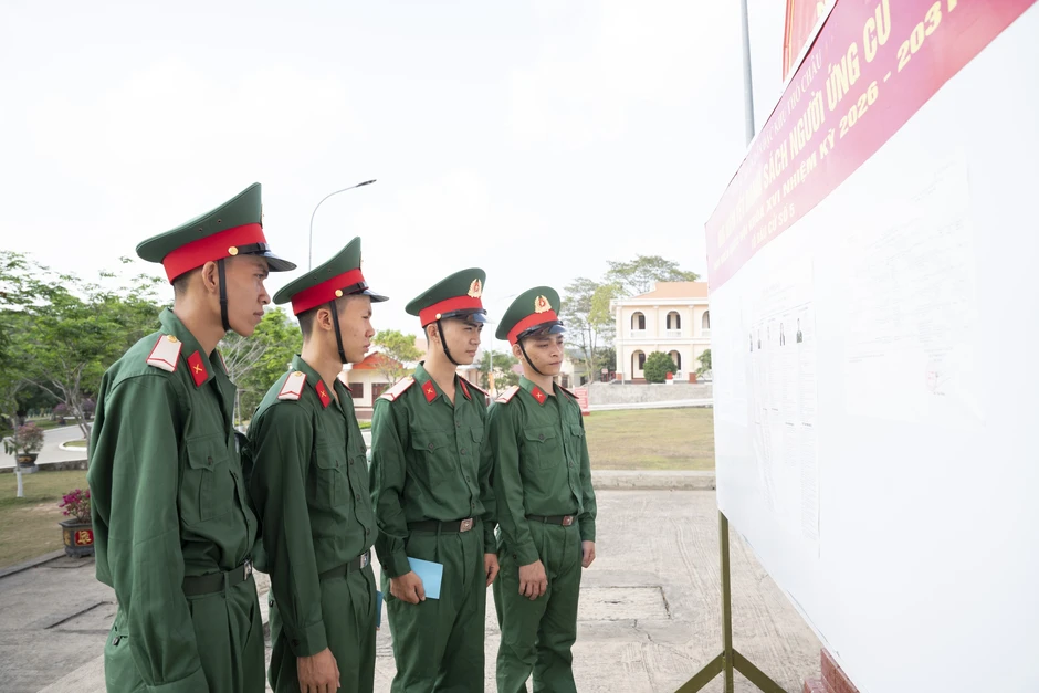 Hình ảnh cử tri đặc khu Thổ Châu, tỉnh An Giang nô nức đi bầu cử sớm Hình ảnh cử tri đặc khu Thổ Châu, tỉnh An Giang nô nức đi bầu cử sớm