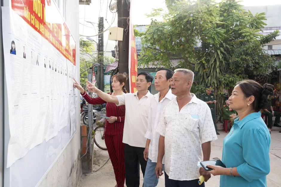 Hình ảnh cử tri đặc khu Thổ Châu, tỉnh An Giang nô nức đi bầu cử sớm Hình ảnh cử tri đặc khu Thổ Châu, tỉnh An Giang nô nức đi bầu cử sớm
