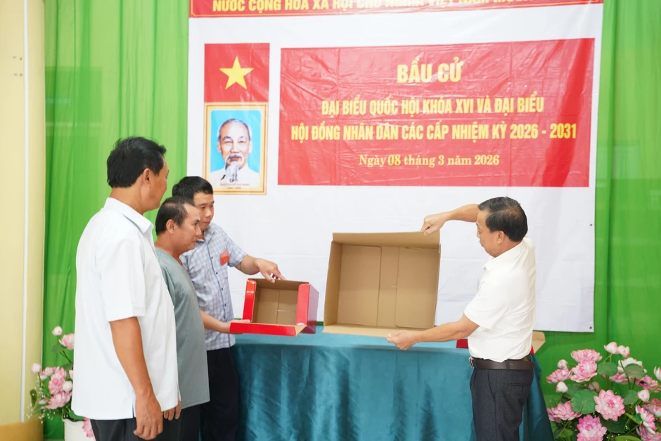 Hình ảnh cử tri đặc khu Thổ Châu, tỉnh An Giang nô nức đi bầu cử sớm Hình ảnh cử tri đặc khu Thổ Châu, tỉnh An Giang nô nức đi bầu cử sớm