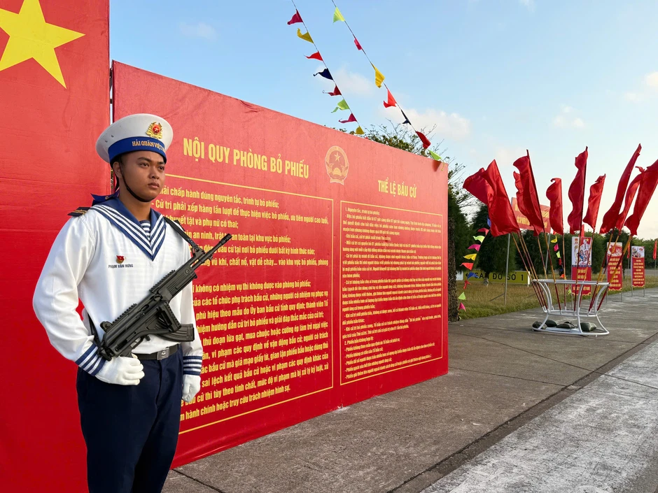 Hình ảnh đặc biệt ở Trường Sa trước ngày bầu cử Hình ảnh đặc biệt ở Trường Sa trước ngày bầu cử