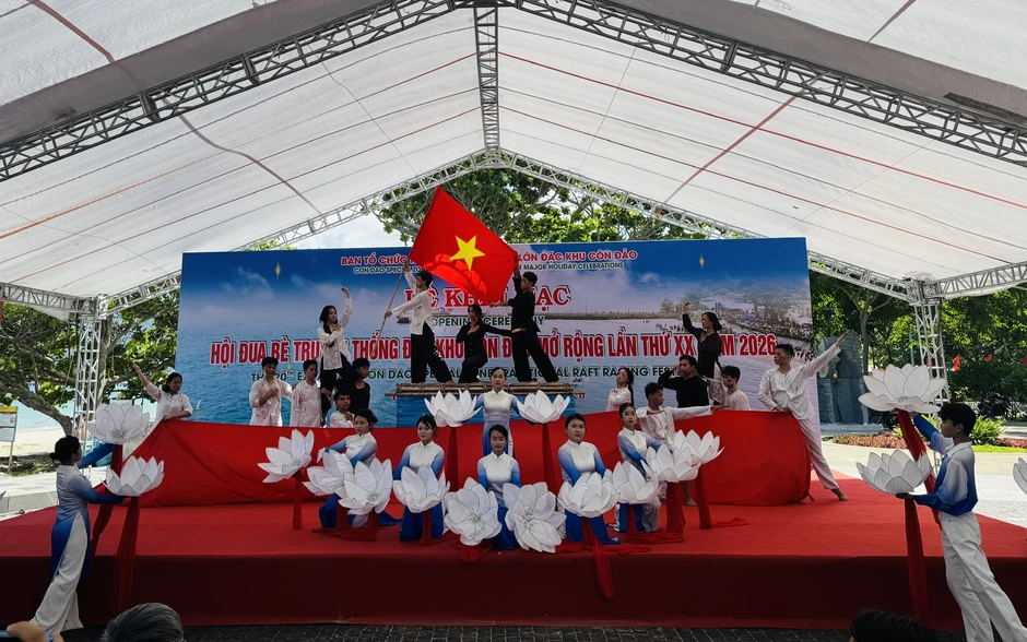 Hình ảnh xúc động trong ngày 30-4 tại đặc khu Côn Đảo Hình ảnh xúc động trong ngày 30-4 tại đặc khu Côn Đảo
