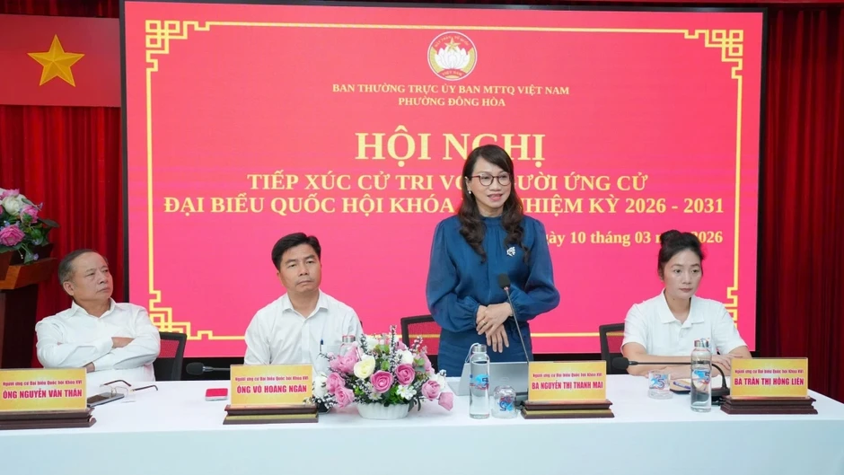 Hỗ trợ sinh viên ở ký túc xá tham gia bầu cử Hỗ trợ sinh viên ở ký túc xá tham gia bầu cử