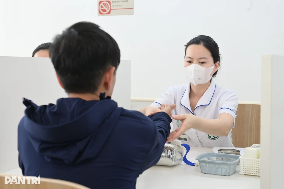 Hỗ trợ tối đa 15,6 triệu/tháng để "hút" bác sĩ về BV Bạch Mai, Việt Đức 2 Hỗ trợ tối đa 15,6 triệu/tháng để "hút" bác sĩ về BV Bạch Mai, Việt Đức 2