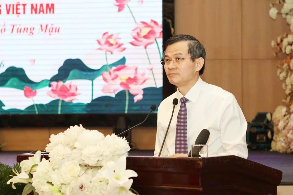 Hồ Tùng Mậu - người đồng chí "như tay với chân" của Chủ tịch Hồ Chí Minh Hồ Tùng Mậu - người đồng chí "như tay với chân" của Chủ tịch Hồ Chí Minh