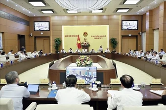 Hoàn thiện cơ chế điều tiết, thúc đẩy thị trường bất động sản phát triển lành mạnh