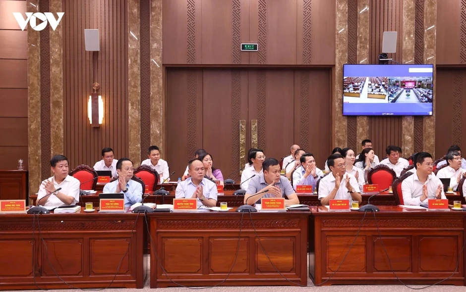 Hoàn thiện mô hình chính quyền địa phương hai cấp đáp ứng yêu cầu phát triển mới Hoàn thiện mô hình chính quyền địa phương hai cấp đáp ứng yêu cầu phát triển mới
