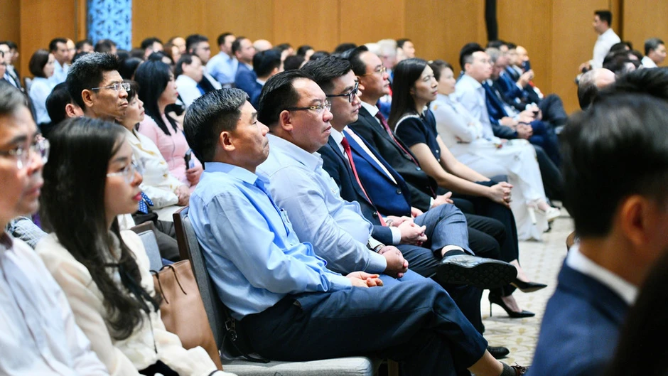 Hoàn thiện nền tảng, cải cách thực chất, kiến tạo phát triển mạnh mẽ hơn nữa Hoàn thiện nền tảng, cải cách thực chất, kiến tạo phát triển mạnh mẽ hơn nữa