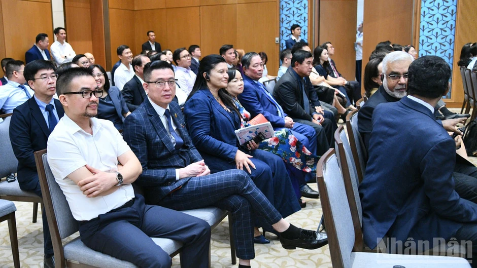 Hoàn thiện nền tảng, cải cách thực chất, kiến tạo phát triển mạnh mẽ hơn nữa Hoàn thiện nền tảng, cải cách thực chất, kiến tạo phát triển mạnh mẽ hơn nữa