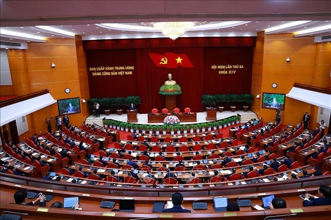 Hoàn thiện những quyết sách chiến lược cho giai đoạn phát triển mới Hoàn thiện những quyết sách chiến lược cho giai đoạn phát triển mới